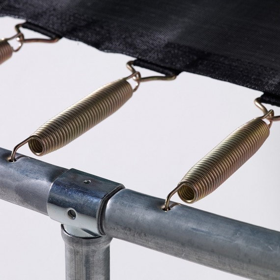 Fijación de los muelles a la estructura y la tela de salto de la cama elástica Jump'up 390 