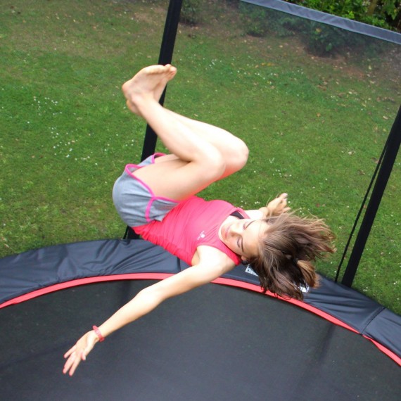 Cama elástica Booster Black 390 con red Premium 