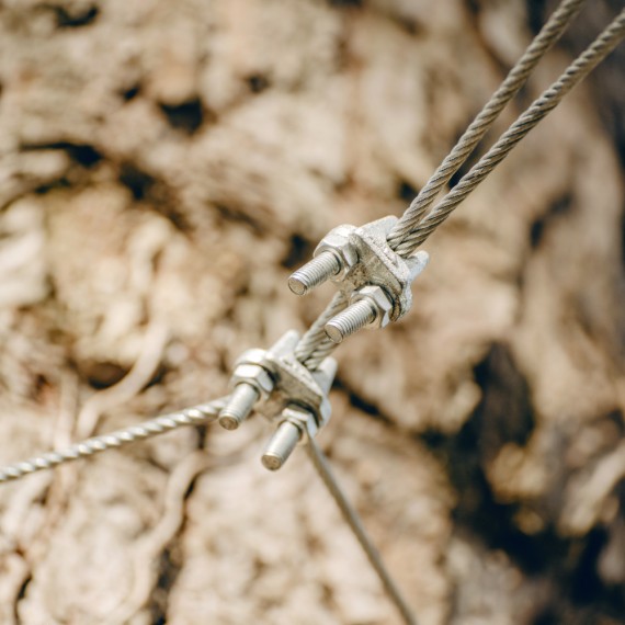 Abrazadera de cable tirolesa 